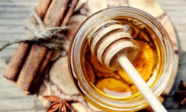 The Truth About Honey And Cinnamon