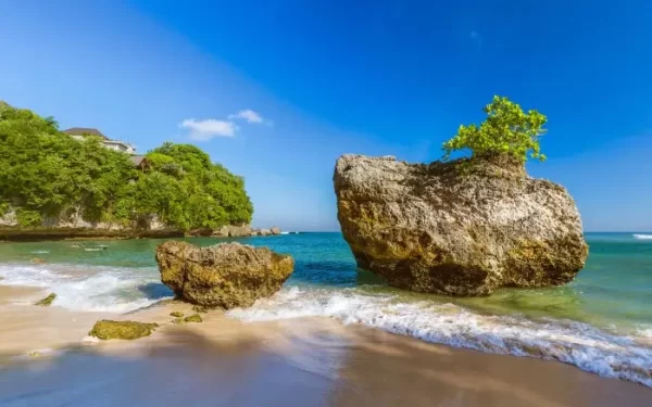 Beach in Padang with Exotic Views